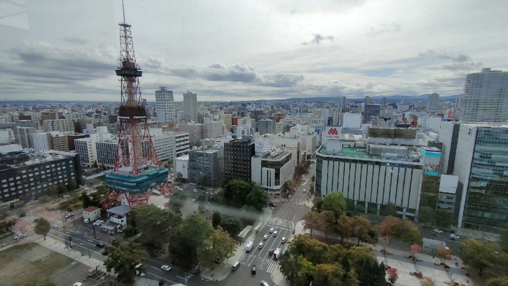 札幌市役所展望回廊から見た札幌テレビ塔
