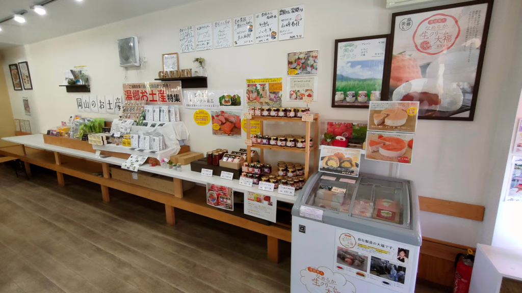 農園カフェ湯郷の店内