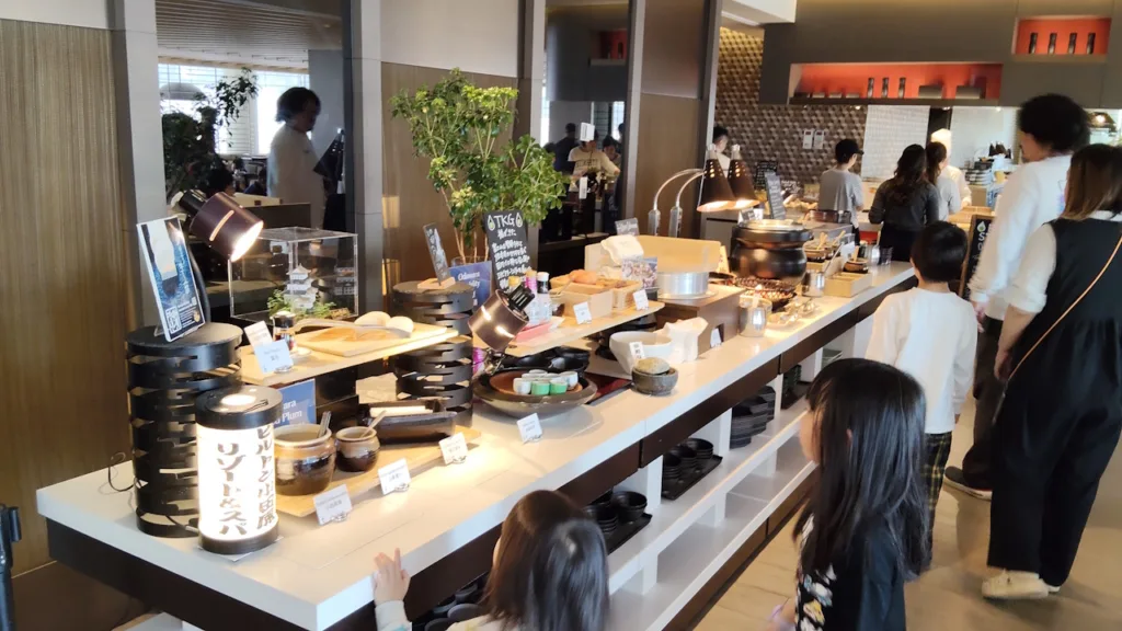 ヒルトン小田原リゾート&スパの朝食会場ブラッセリーフローラの特産蒲鉾コーナー