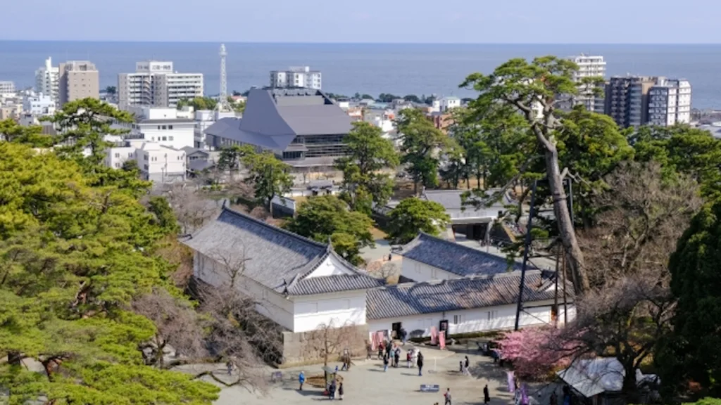 小田原城天守閣からの相模湾の眺め