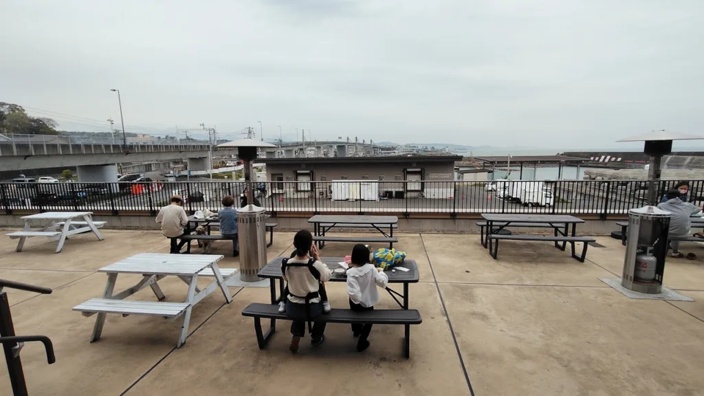 漁港の駅 TOTOCO小田原の屋外テラス
