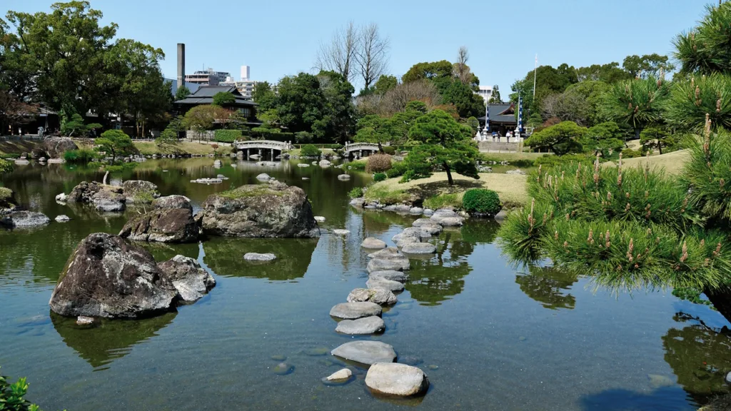 水前寺成趣園の池