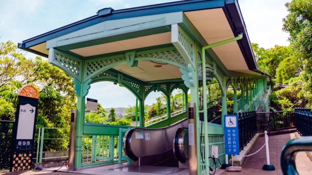 グラバー園のエスカレーターの入口