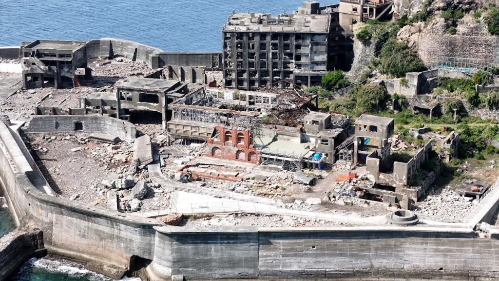 廃墟と化した軍艦島(端島)