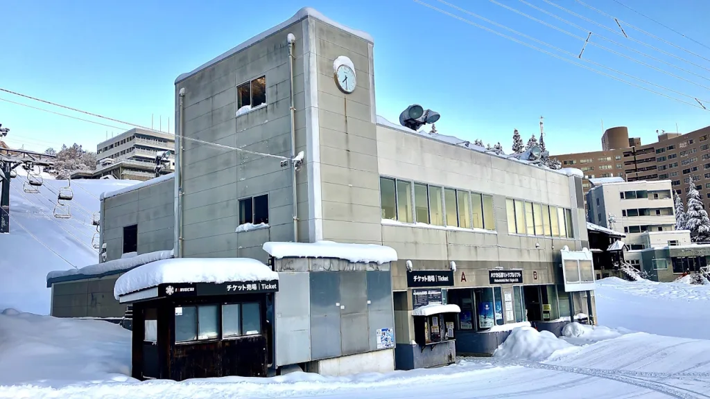 石打丸山スキー場のハツカ石口のリフト乗り場