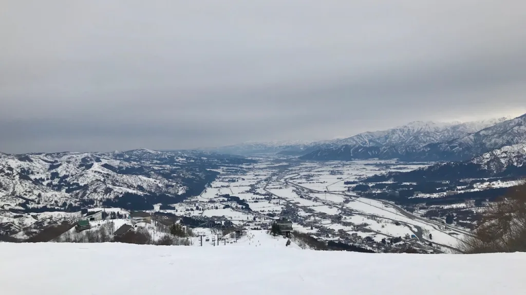 石打丸山スキー場から見た南魚沼市