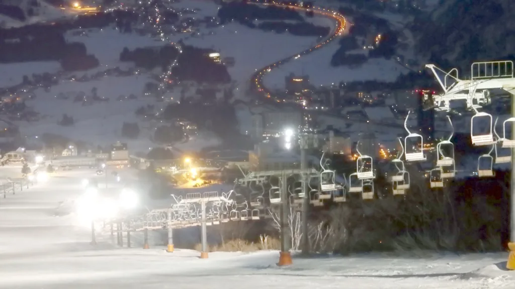 ナイター営業時の岩原スキー