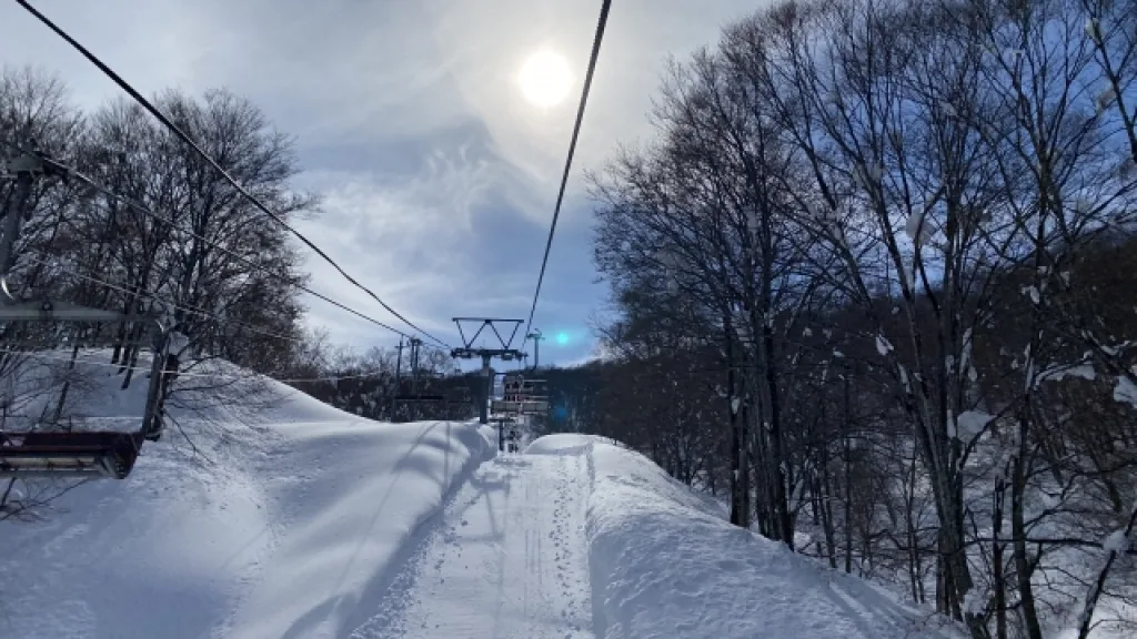 上越国際スキー場のリフトからの眺め