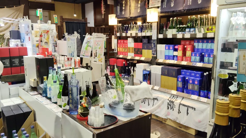 ぽんしゅ館での酒のサンプリング