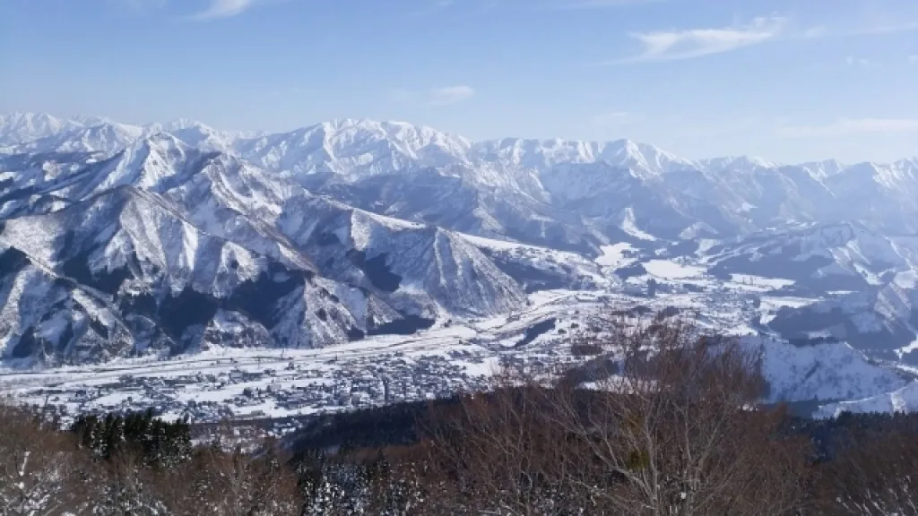 湯沢高原スキー場からの眺め