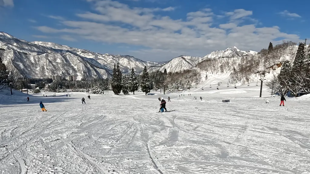 湯沢中里スノーリゾートのジョイフルコースから見る第3リフト