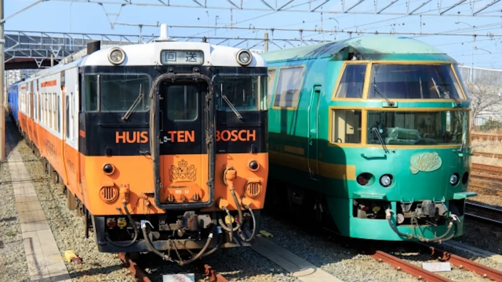 キハ66 12「ハウステンボス」 カラー車とゆふいんの森