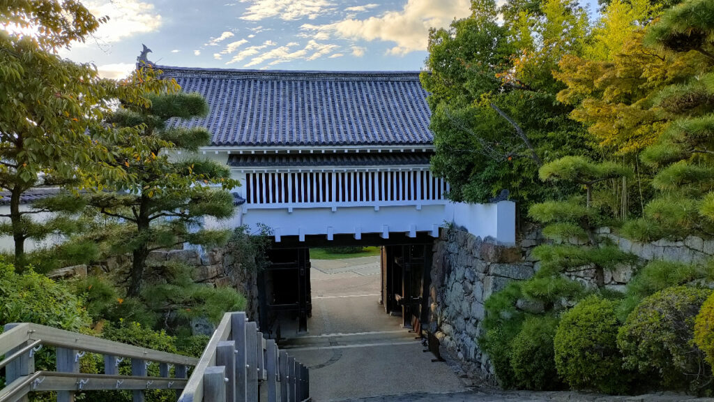 岡山城の不明門の内側