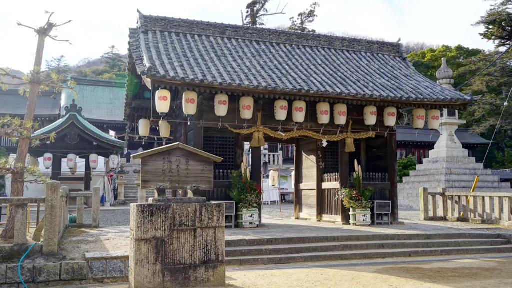吉備津彦神社の随神門
