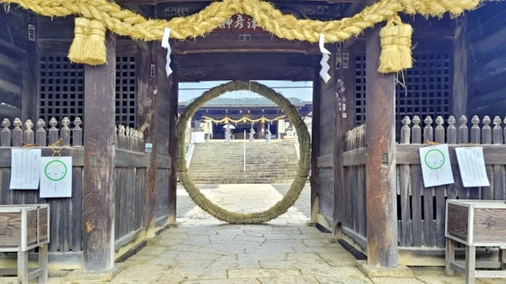 吉備津彦神社の随神門