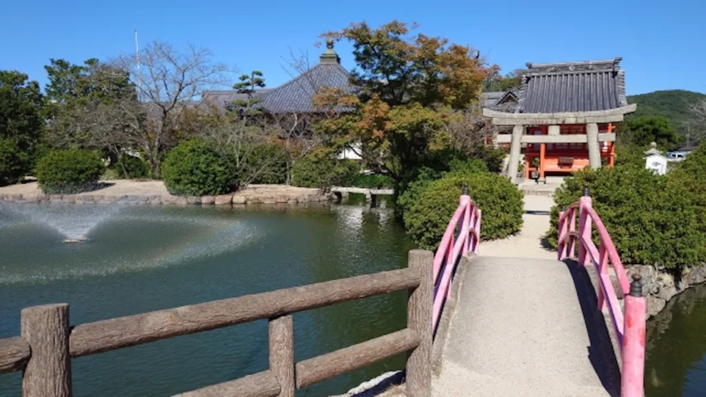 吉備津神社の庭園と宇賀神社
