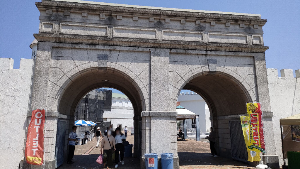 岡山市サウスビレッジの入口ゲート