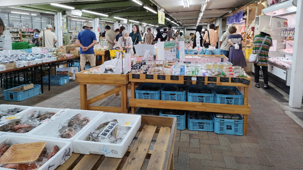 岡山市サウスビレッジの直売所ロードサイドマーケットの鮮魚コーナー