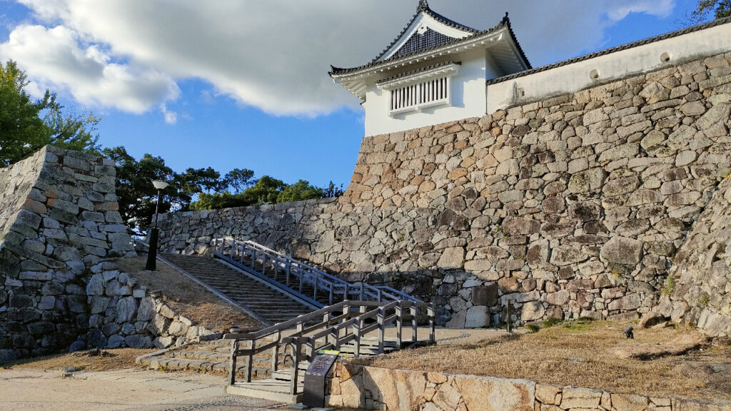 烏城公園の岡山城へ上る階段