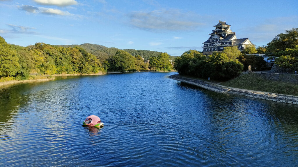 後楽園側から眺めた岡山城