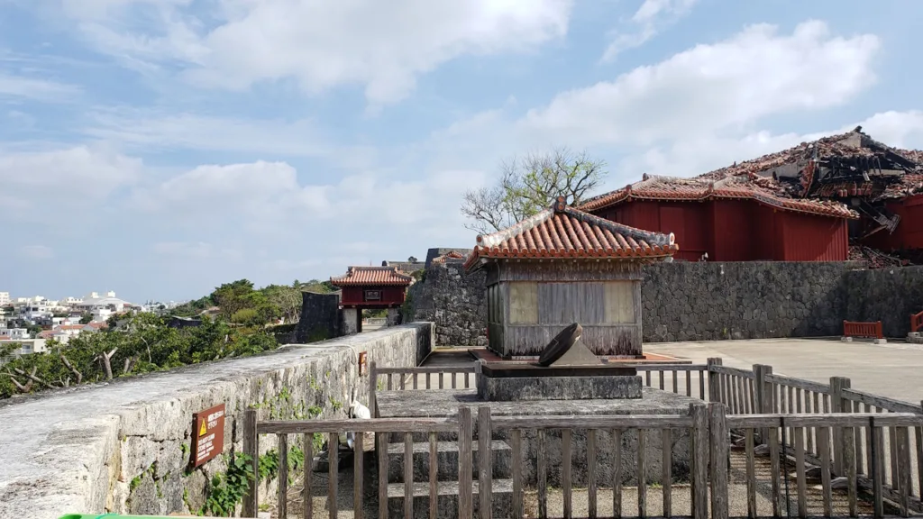焼けた首里城