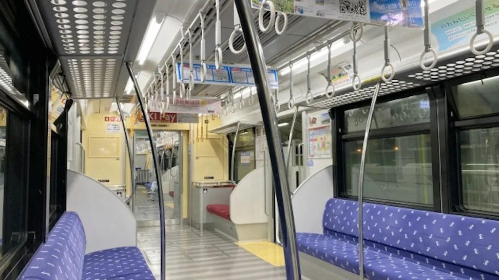 ゆいレールの車内