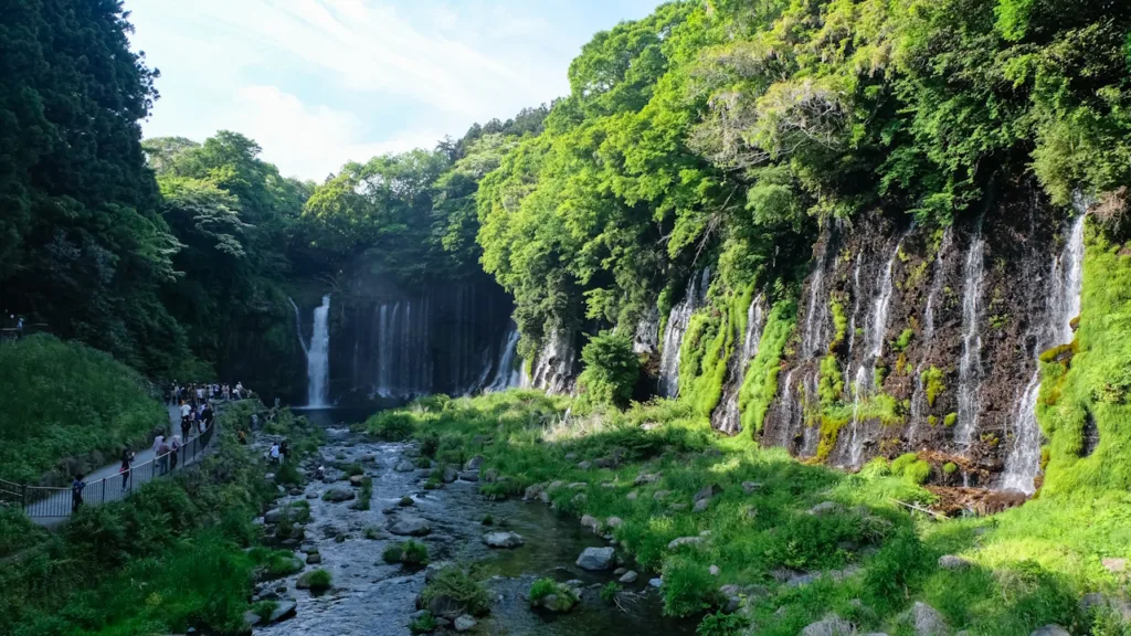 白糸の滝と展望台