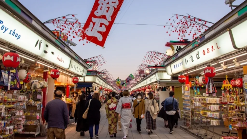 浅草寺の仲見世通り