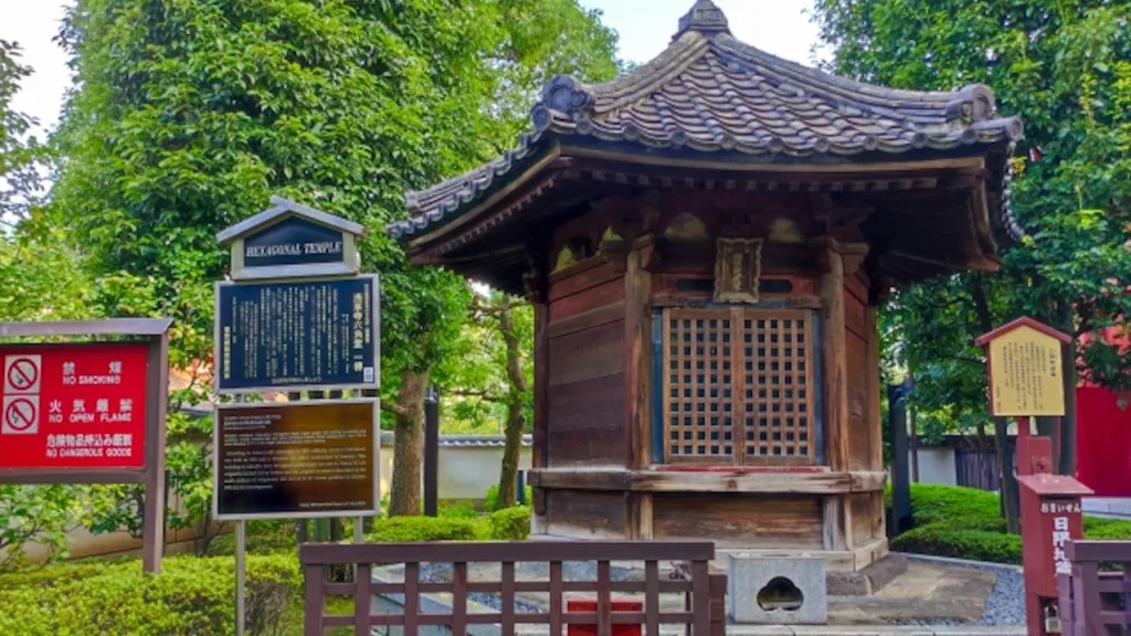 浅草寺の六角堂