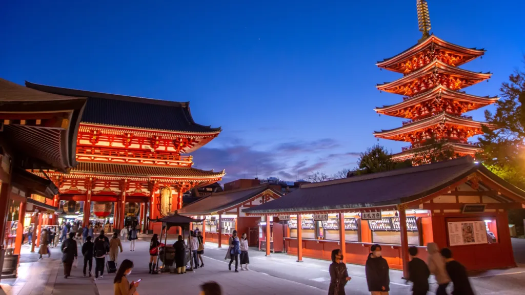 夕暮れの浅草寺