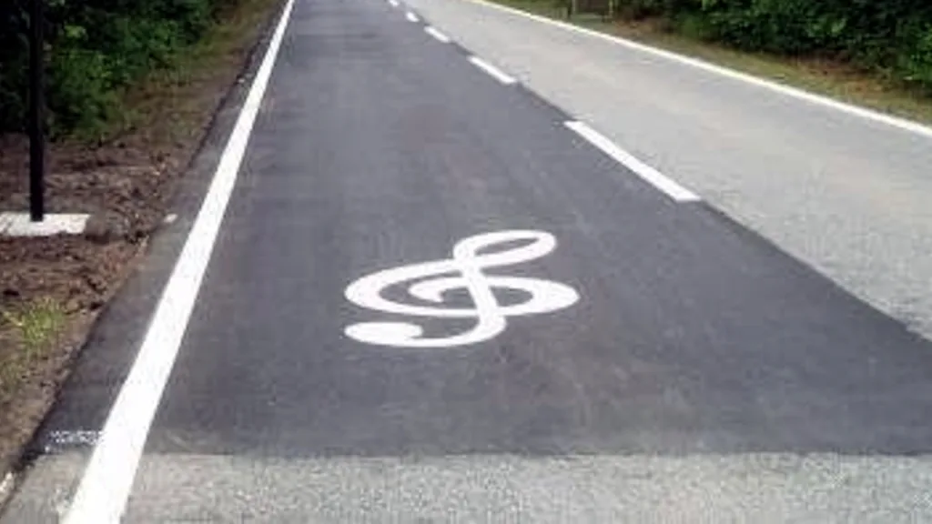 メロディーポイントの道路標示